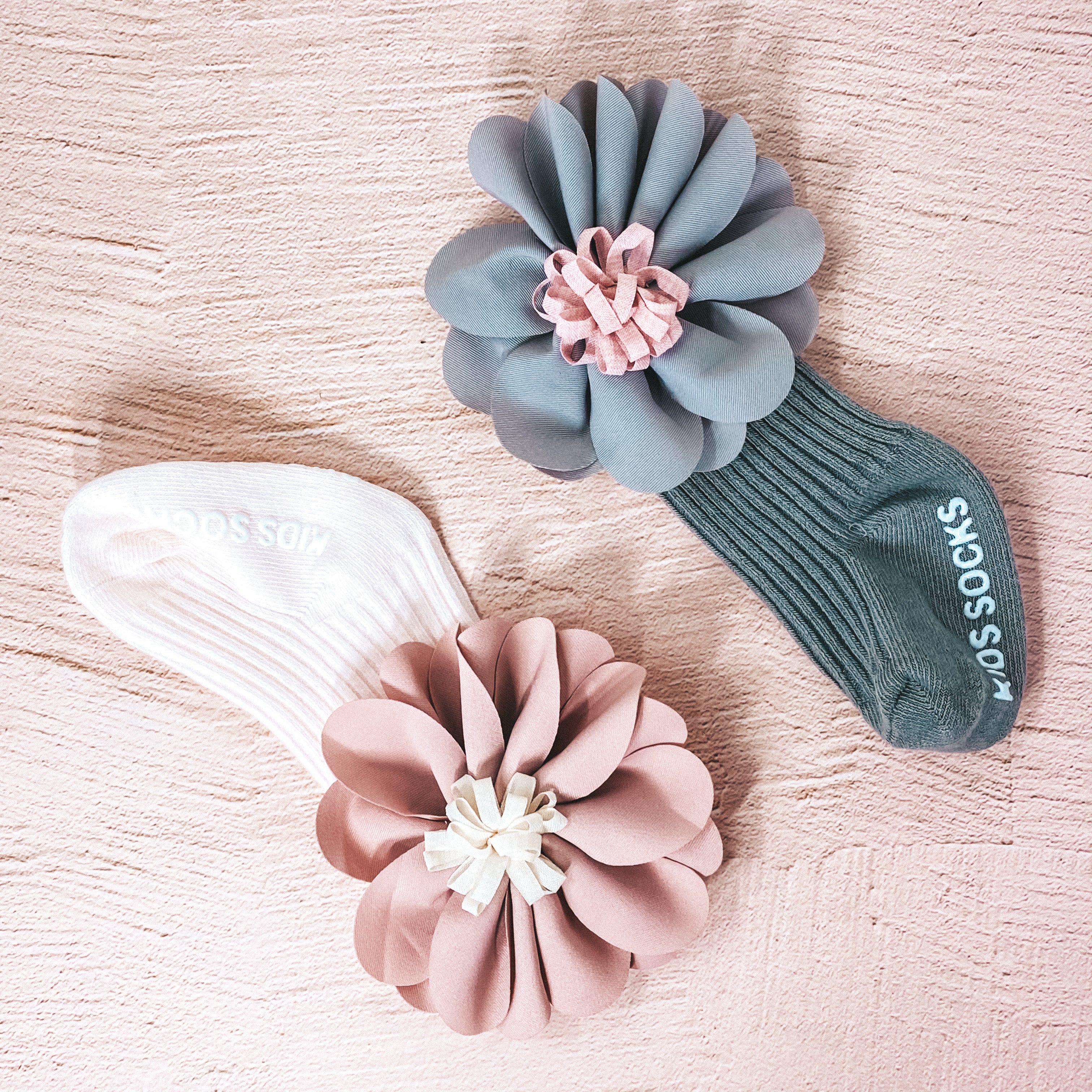 Baby Socks with large Flower for Girls 0-12 months; Toddlers — Soft, Breathable, Non slip bottoms, Fashion