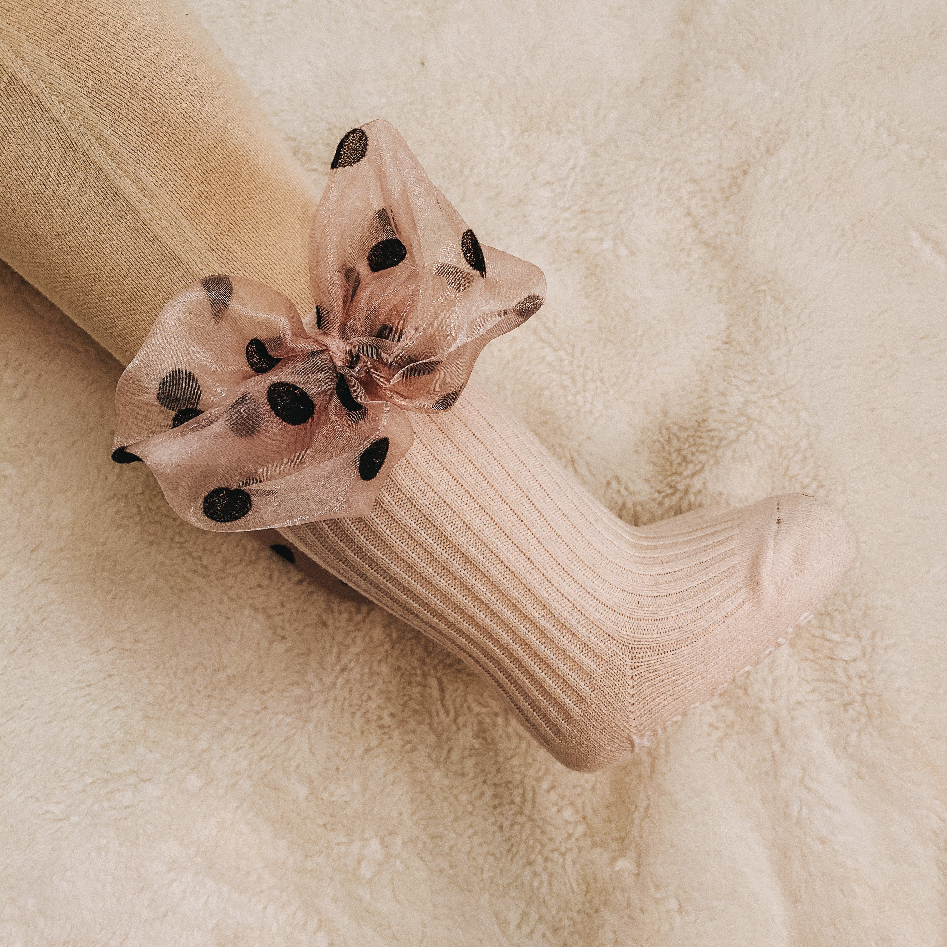 Baby Socks with a large polka dots Bow for 0-12 months Girls; Toddlers — Soft, Breathable, Non slip bottoms, Fashion